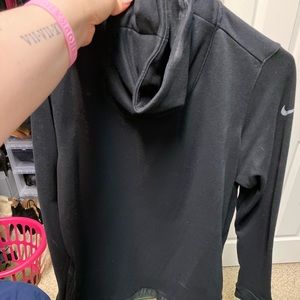 Used Women’s Nike Cowlneck Pullover